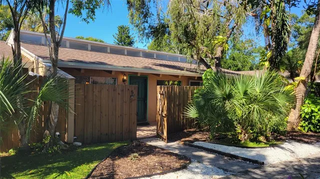 $1,495 | 500 North Jefferson Avenue, Unit G5, Sarasota, FL 34237