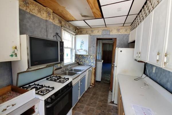 26 Grand View Road Weymouth, MA 02191 - Photo 10 of 18 Gallery Image 10