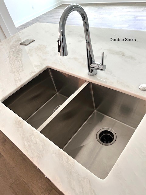 5309 Eigel Street Houston, TX 77007 - Photo 17 of 41 Island Has Double Sinks * Modern Fixtures.