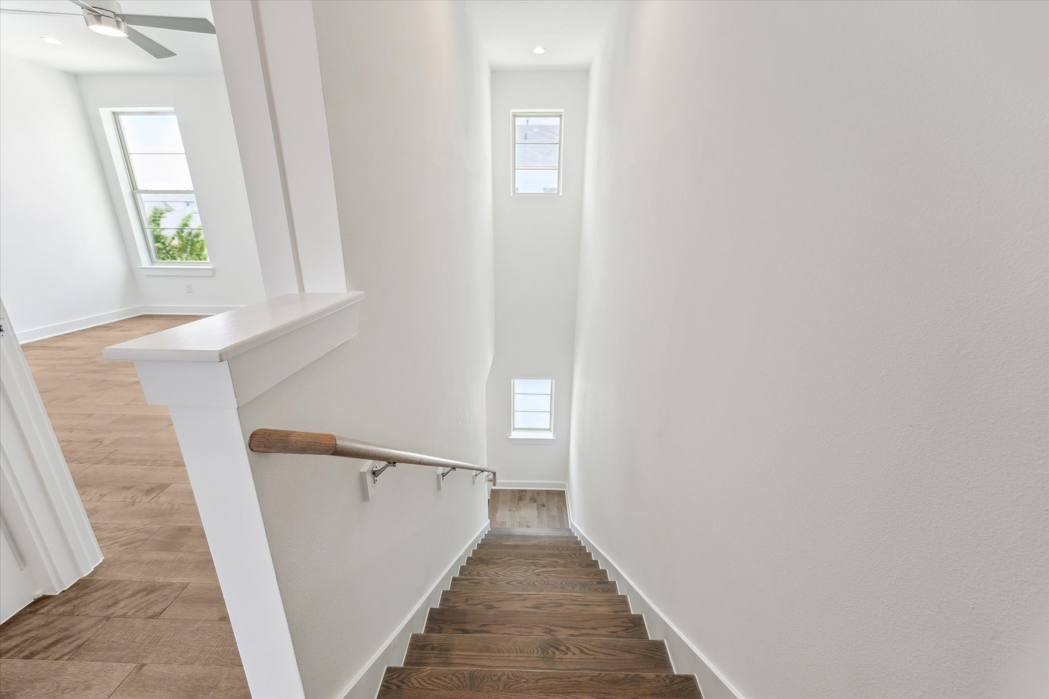 5309 Eigel Street Houston, TX 77007 - Photo 26 of 41 LOOK At All of the Wall Space for your Art.