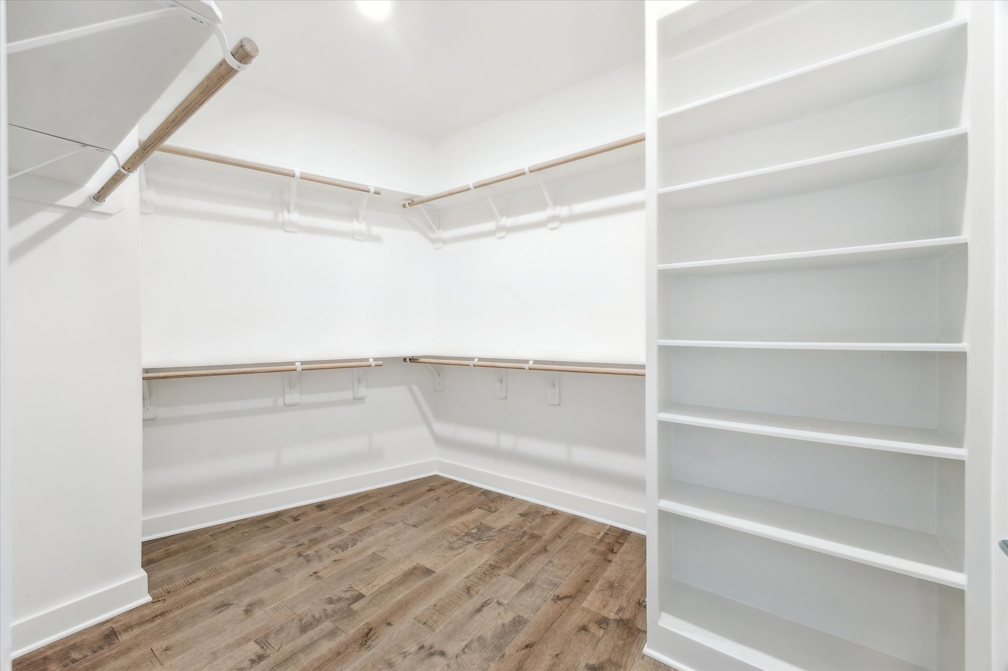 5309 Eigel Street Houston, TX 77007 - Photo 34 of 41 Primary Closet * Approximately 11 X 7.5.