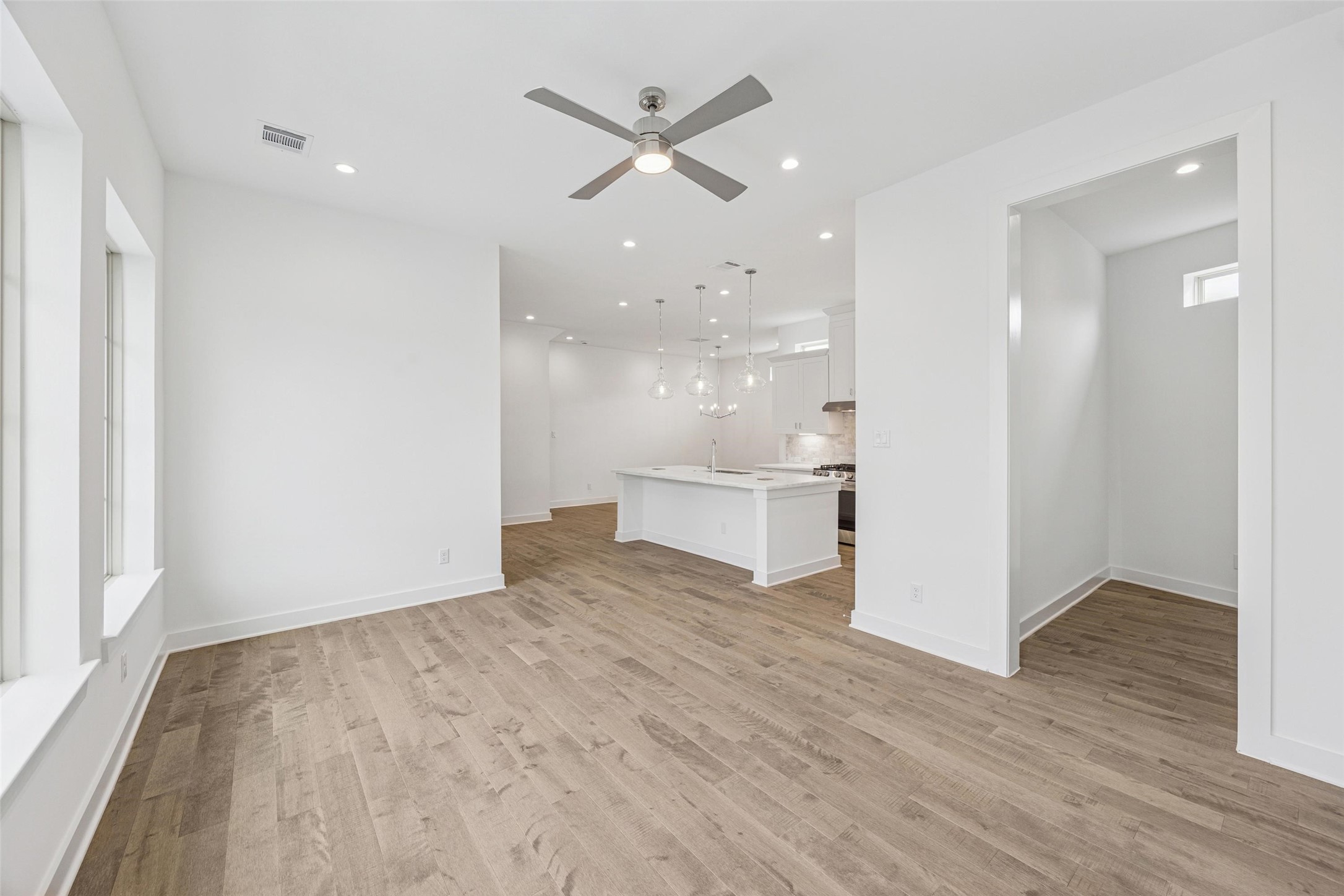 5309 Eigel Street Houston, TX 77007 - Photo 5 of 41 Living Area * Different View of the Second Floor * All OPEN.