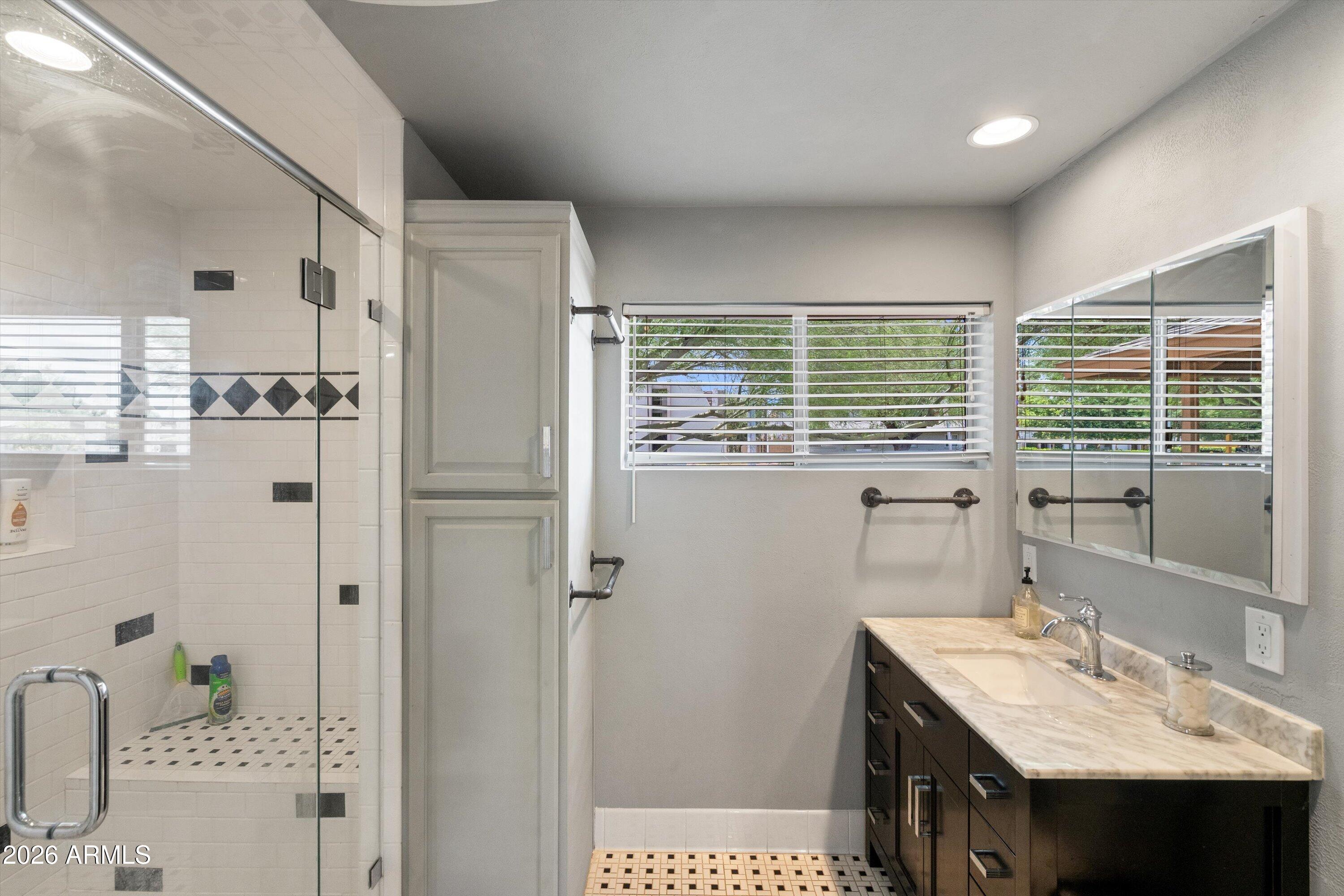 5525 North 12th Street Phoenix, AZ 85014 - Photo 22 of 59 32-Primary Bathroom 1
