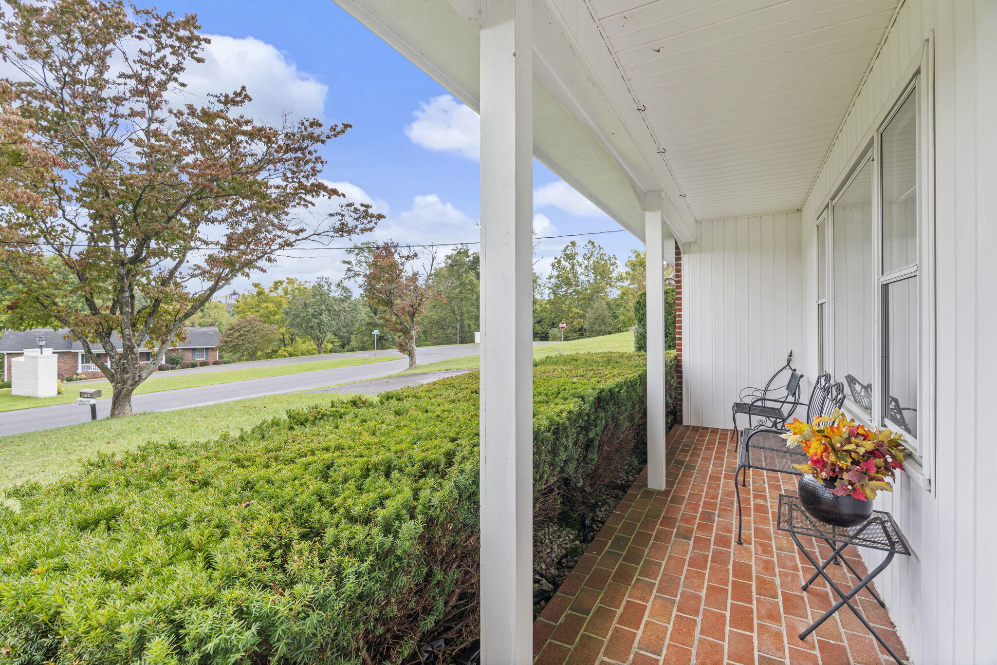 126 Spring Hill Terrace Bristol, VA 24201 - Photo 3 of 20 16-web-or-mls-DSC08572k