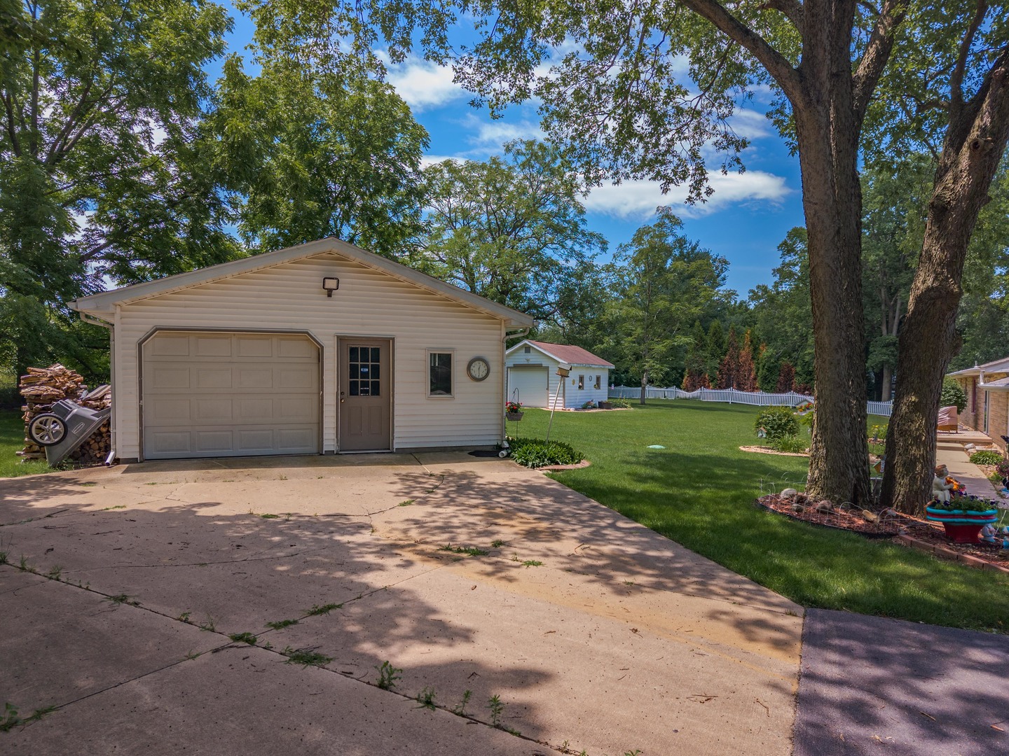 1604 6 Points Road Bloomington, IL 61701 - Photo 38 of 40