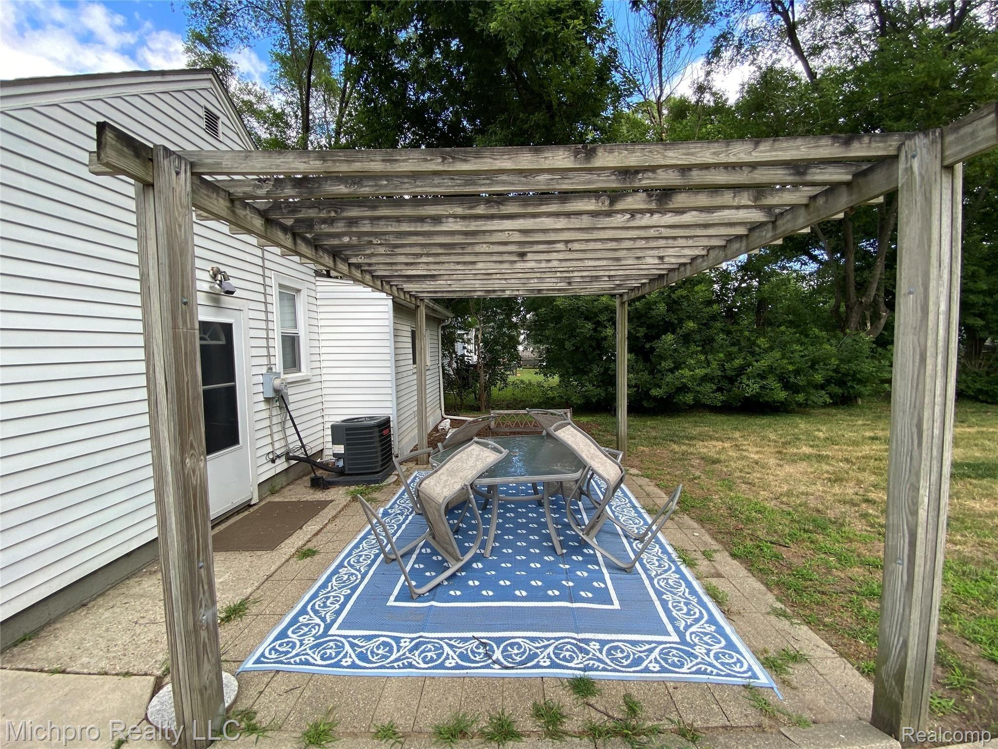 47474 Ryan Road Utica, MI 48317 - Photo 5 of 27 D22A0EF6-CE21-4189-853A-ED473665A790.jpeg