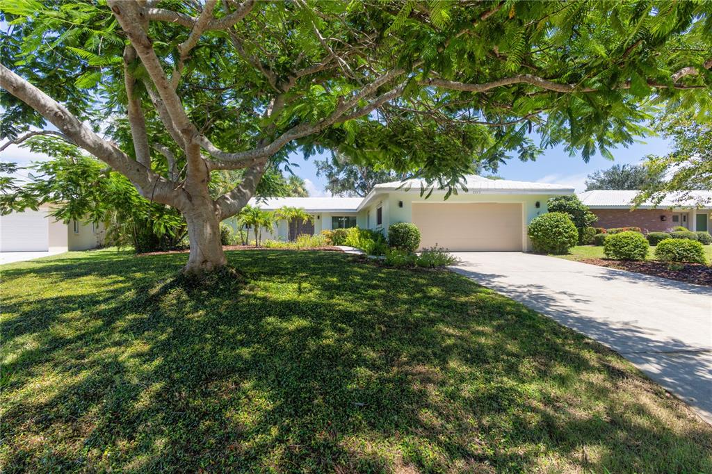 3337 Springmill Circle Sarasota, FL 34239 - Photo 1 of 51 Gallery Image 1