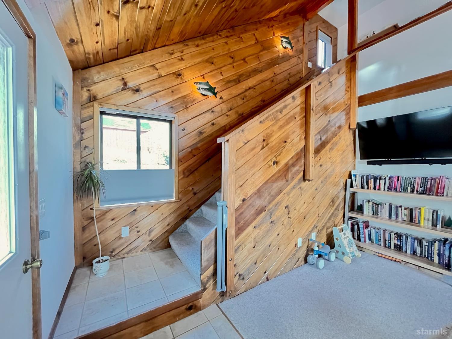 50 Canon View Markleeville, CA 96120 - Photo 9 of 21 a view of balcony with furniture