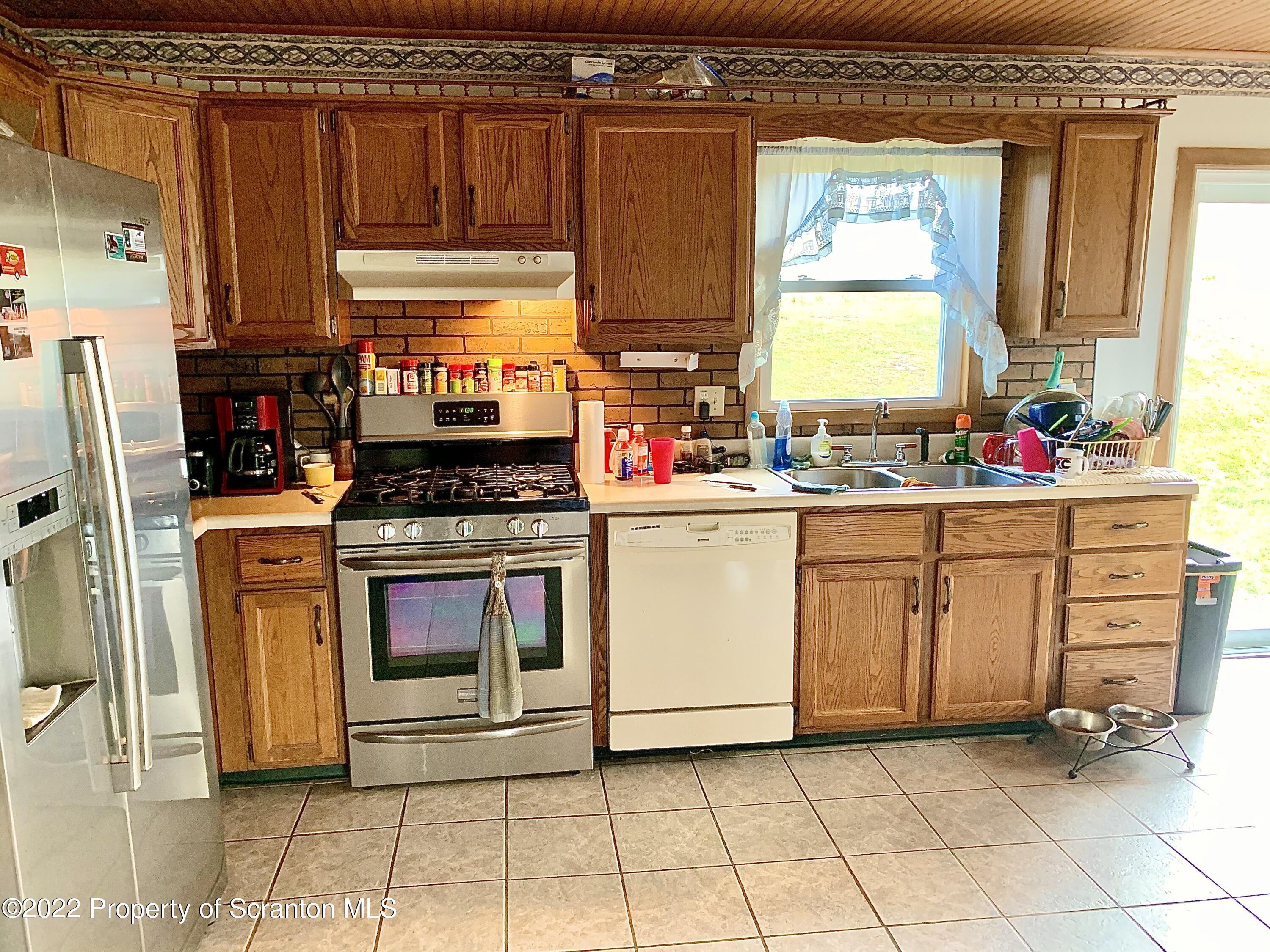 216 Manchester Road Rome, PA 18837 - Photo 8 of 28