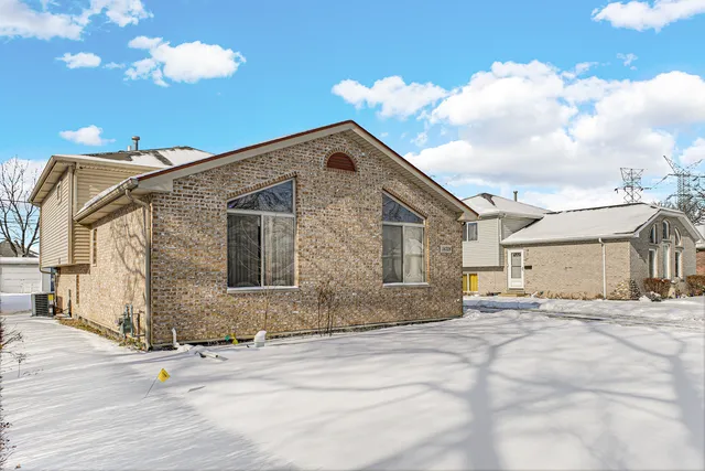 $329,900 | 14328 Division Street, Posen, IL 60469