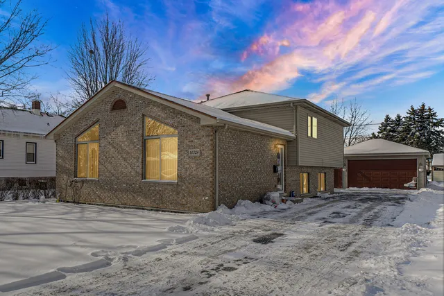 $329,900 | 14328 Division Street, Posen, IL 60469