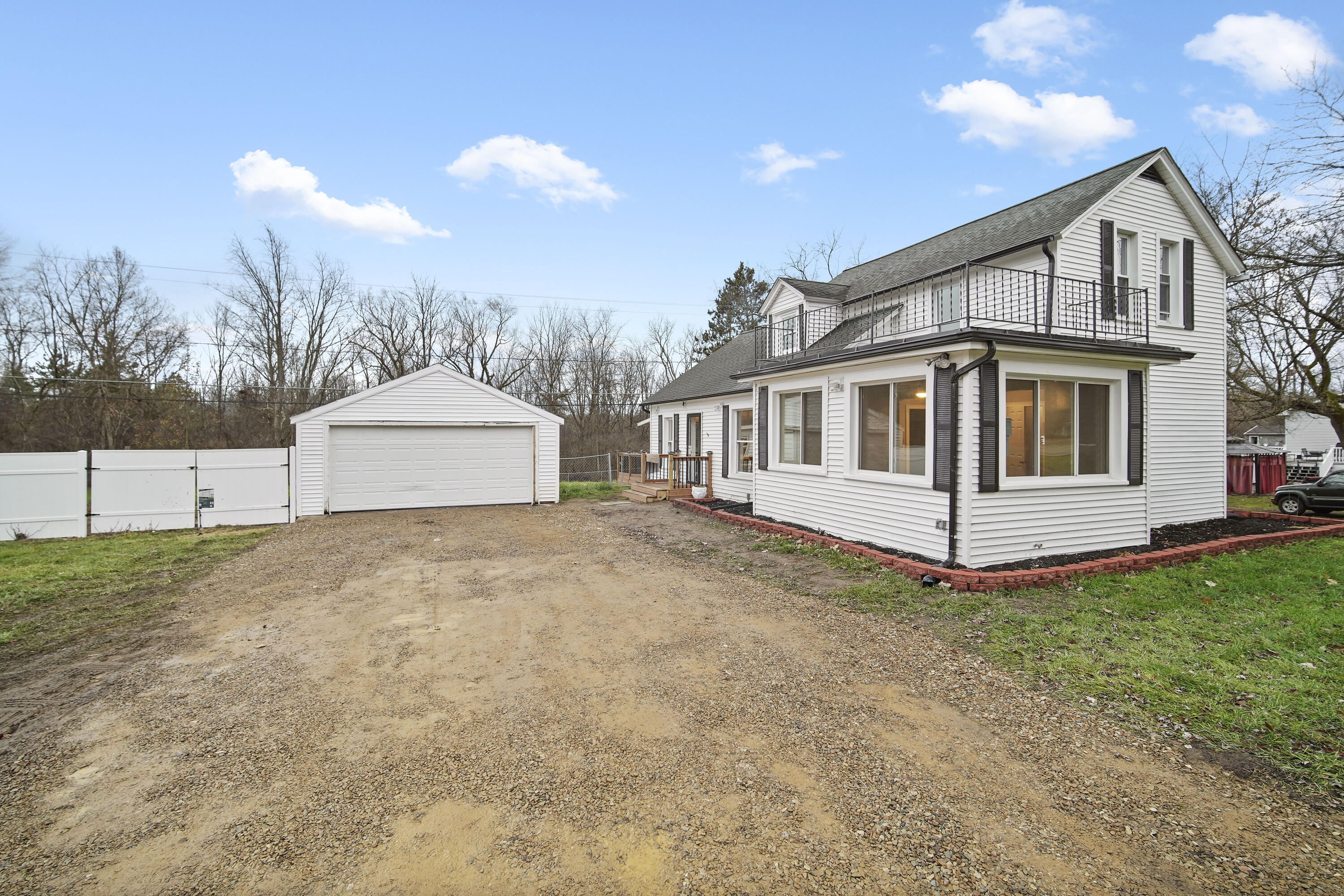 2707 West Parnall Road Jackson, MI 49201 - Photo 2 of 32 DSC04324