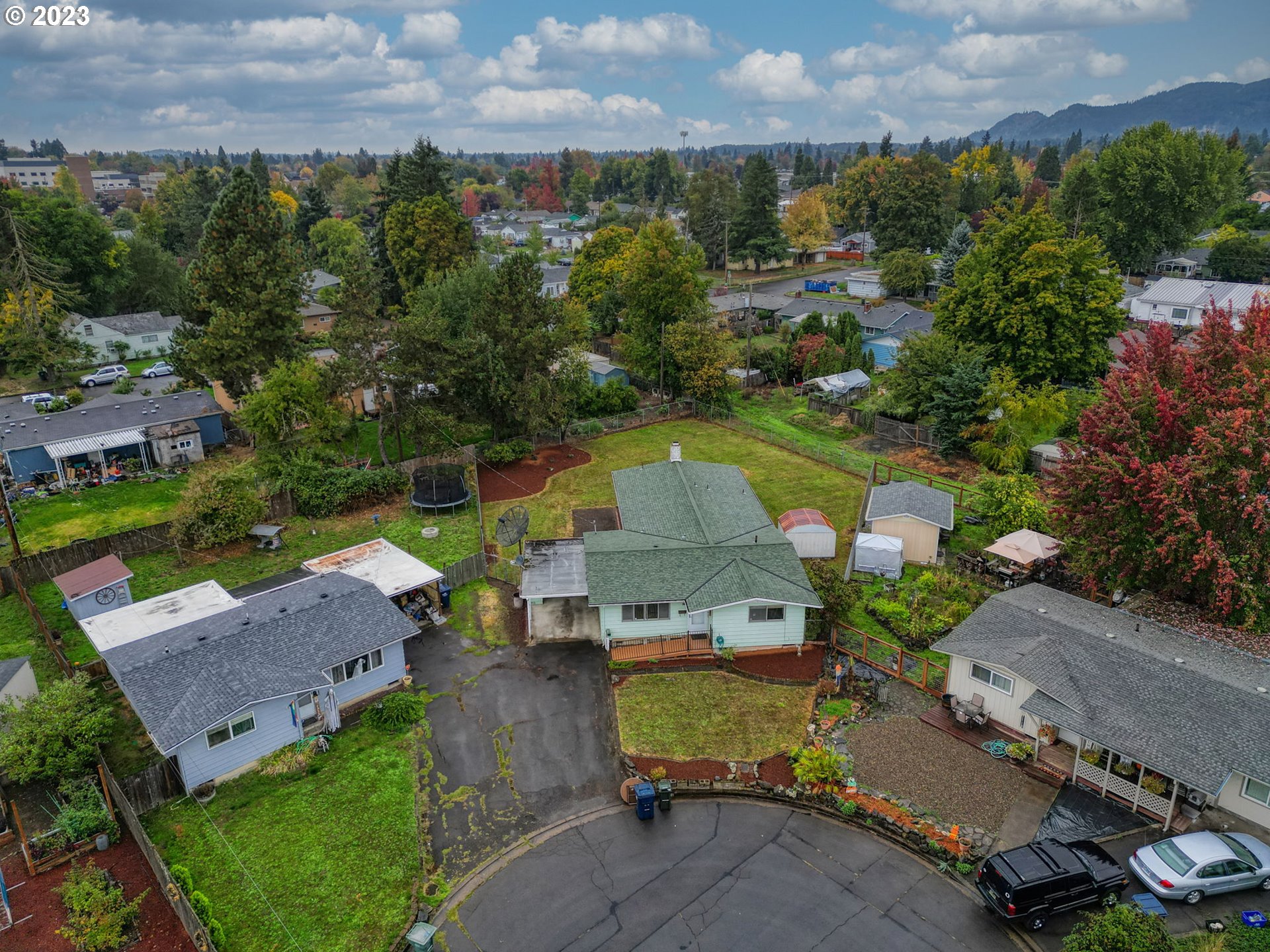 824 20th Street Springfield, OR 97477 - Photo 36 of 44 an aerial view of a house with a garden