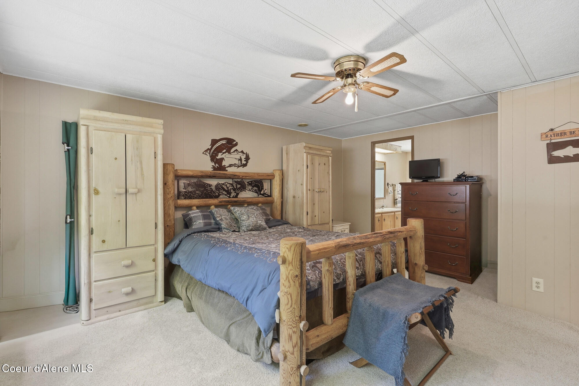 13118 Hellroaring Road Athol, ID 83801 - Photo 17 of 46 Main ensuite