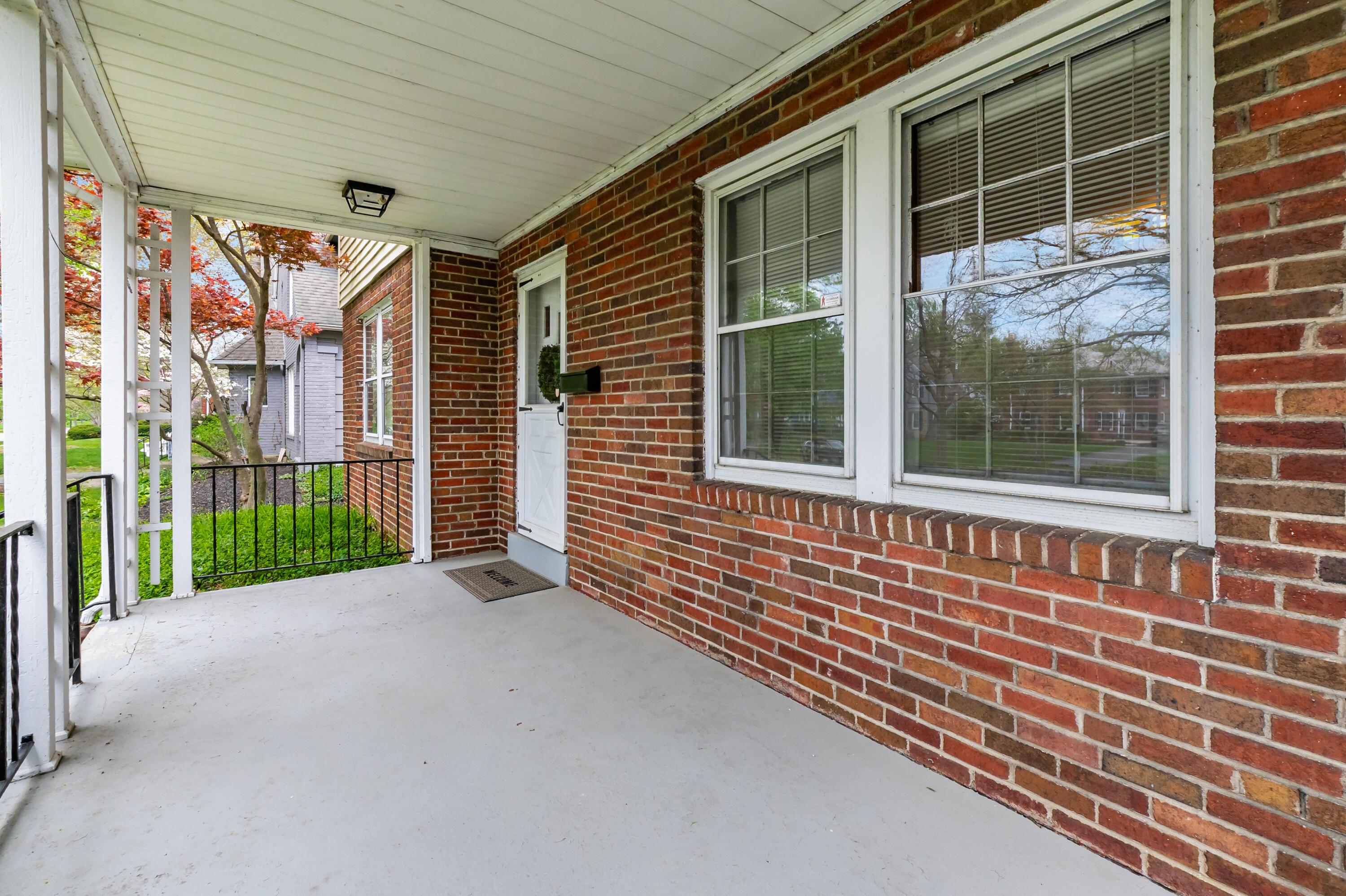 50 North Cassingham Road Columbus, OH 43209 - Photo 5 of 47 Nice Sized Front Porch