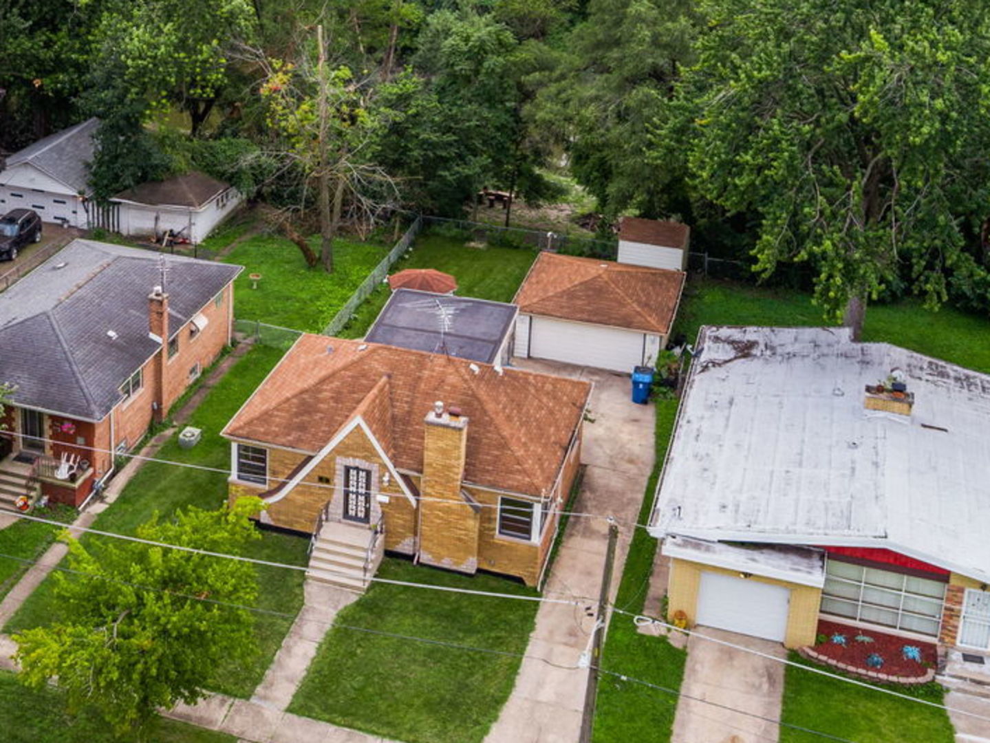 360 Streamside Drive Harvey, IL 60426 - Photo 21 of 24 an aerial view of a house