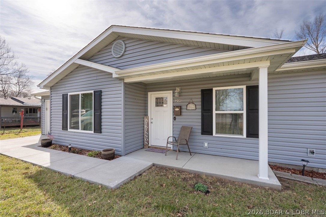 208 East Jemphrey Road Eldon, MO 65026 - Photo 3 of 45 Front entrance