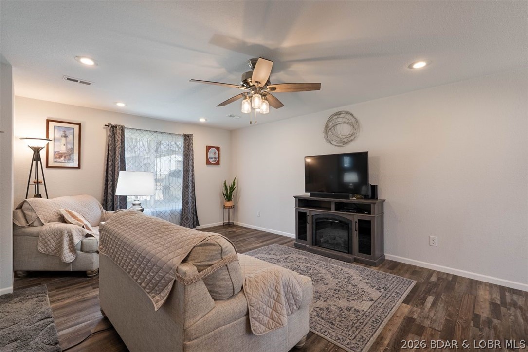 208 East Jemphrey Road Eldon, MO 65026 - Photo 6 of 45 Spacious living room.