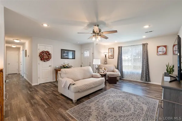 $268,500 | 208 East Jemphrey Road, Eldon, MO 65026