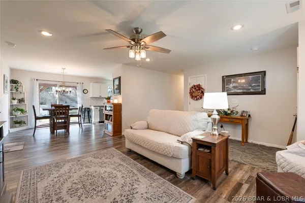 $268,500 | 208 East Jemphrey Road, Eldon, MO 65026