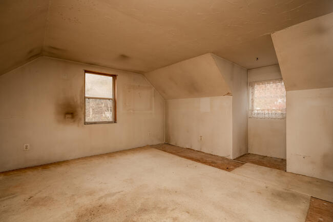 82 Deerfield Road Mashpee, MA 02649 - Photo 13 of 16 an empty room with windows