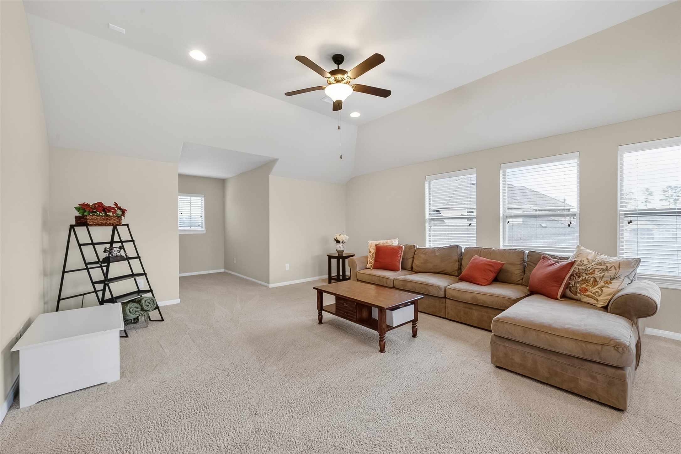 10 Cayuga Pond Court Spring, TX 77389 - Photo 41 of 50 a living room with furniture and white walls