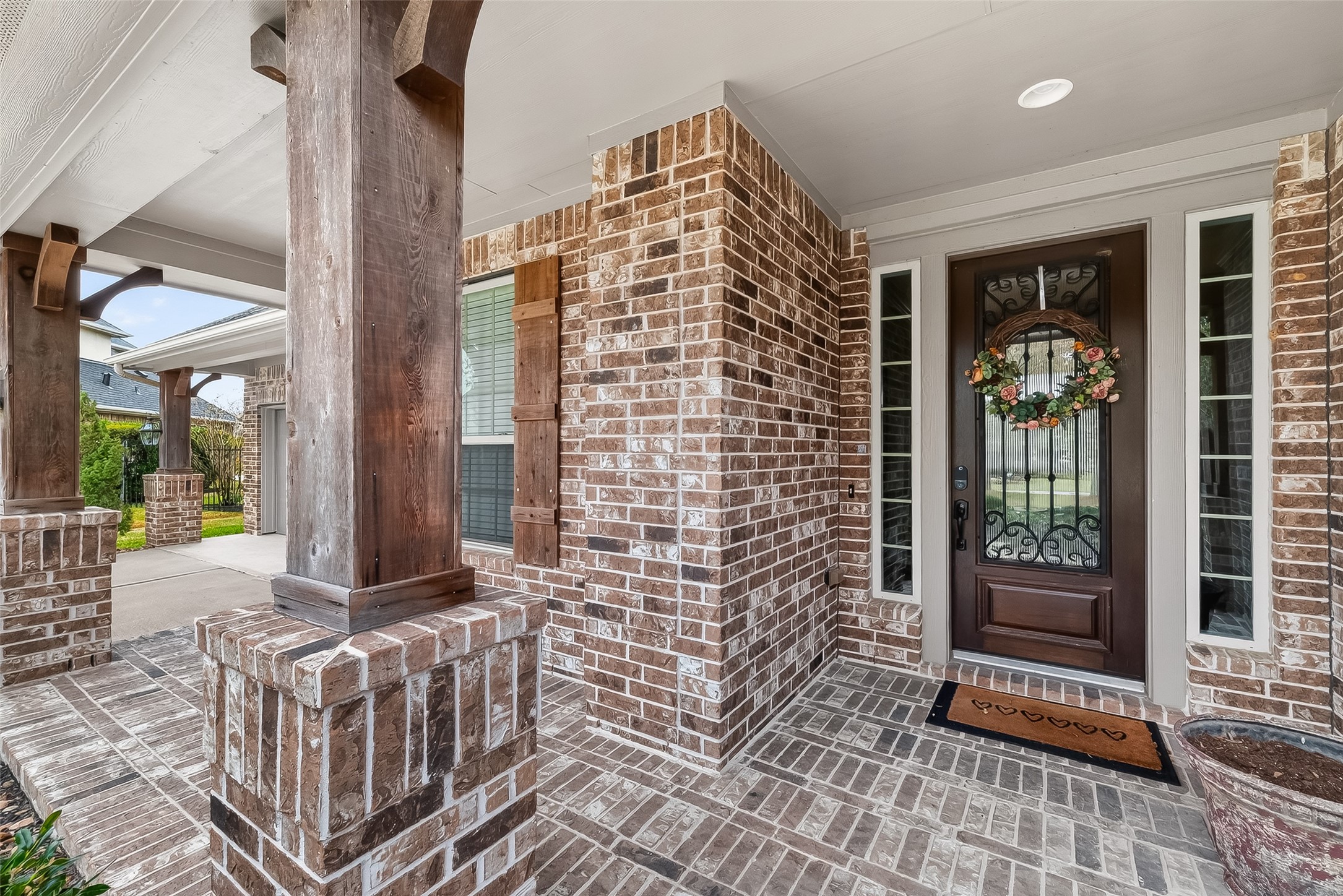 10 Cayuga Pond Court Spring, TX 77389 - Photo 5 of 50 a front view of a house with a glass door