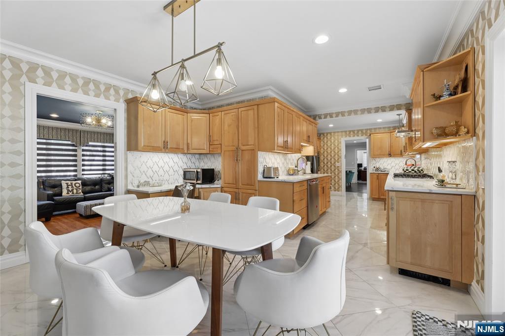 1474 Windsor Road Teaneck, NJ 07666 - Photo 12 of 41