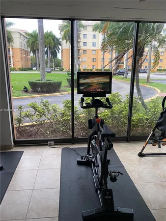 $2,750 | 9300 Fontainebleau Boulevard, Unit E507, Miami, FL 33172