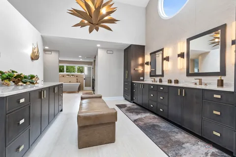 $2,149,000 | 790 West Deerpath Road, Lake Forest, IL 60045