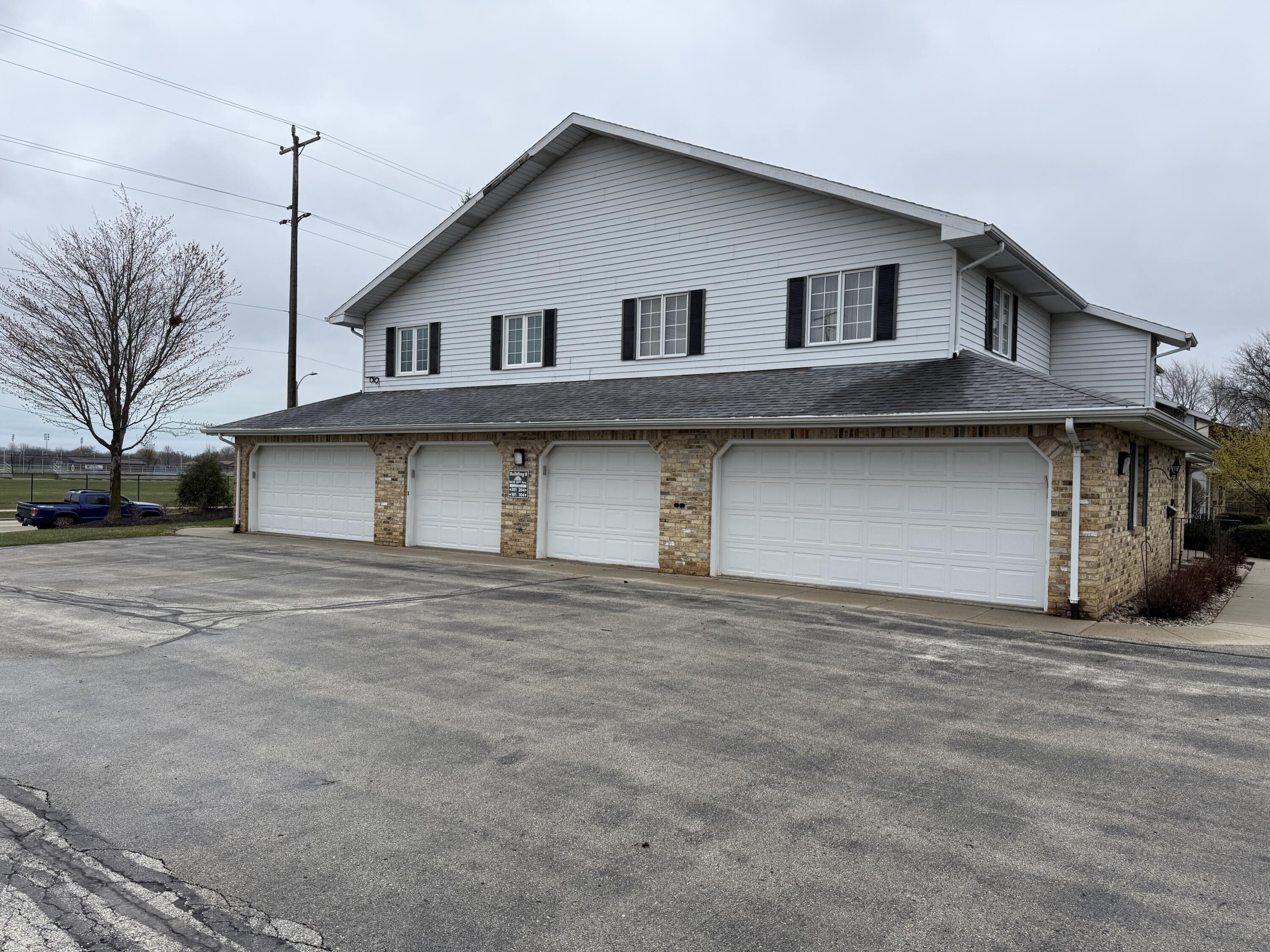 8630 30th Avenue, Unit 101 Kenosha, WI 53142 - Photo 2 of 16 IMG_8719