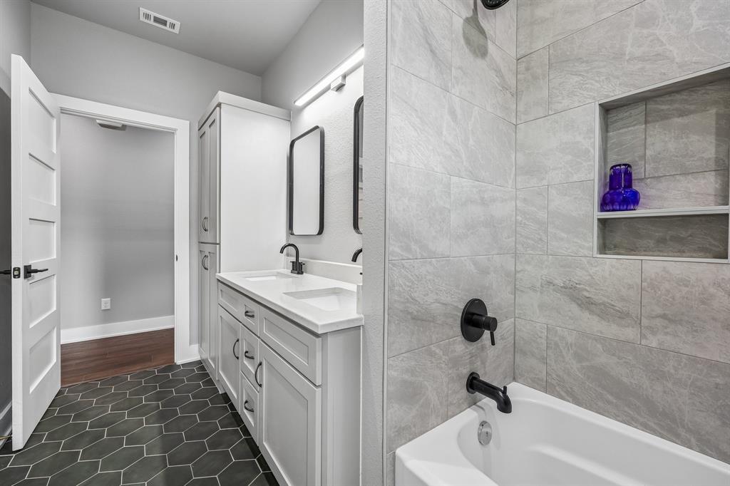 116 East Bexar Street Mabank, TX 75147 - Photo 13 of 23