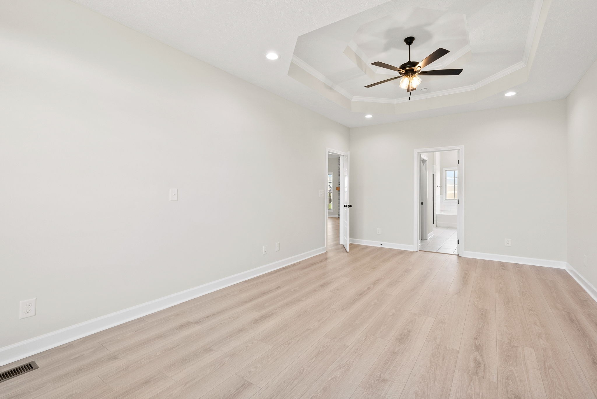 571 Fieldview Way Clarksville, TN 37043 - Photo 20 of 48 wooden floor in an empty room