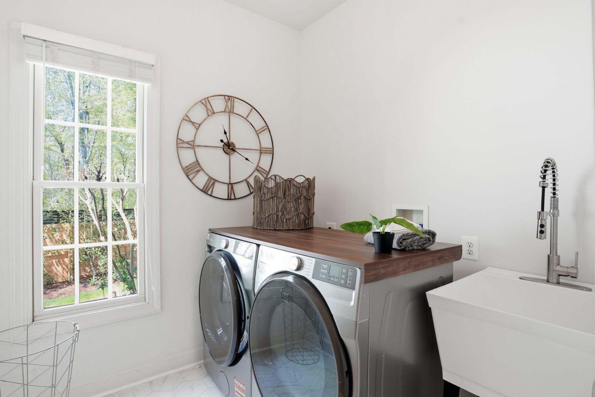 206 May Lane Edgewater, MD 21037 - Photo 25 of 66 Laundry / Mudroom