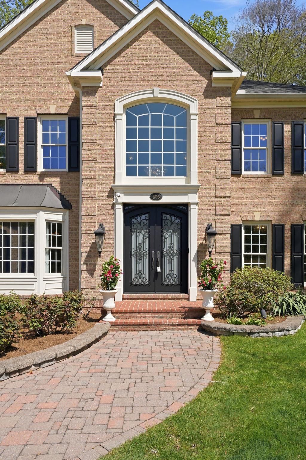 206 May Lane Edgewater, MD 21037 - Photo 5 of 66 Front entrance