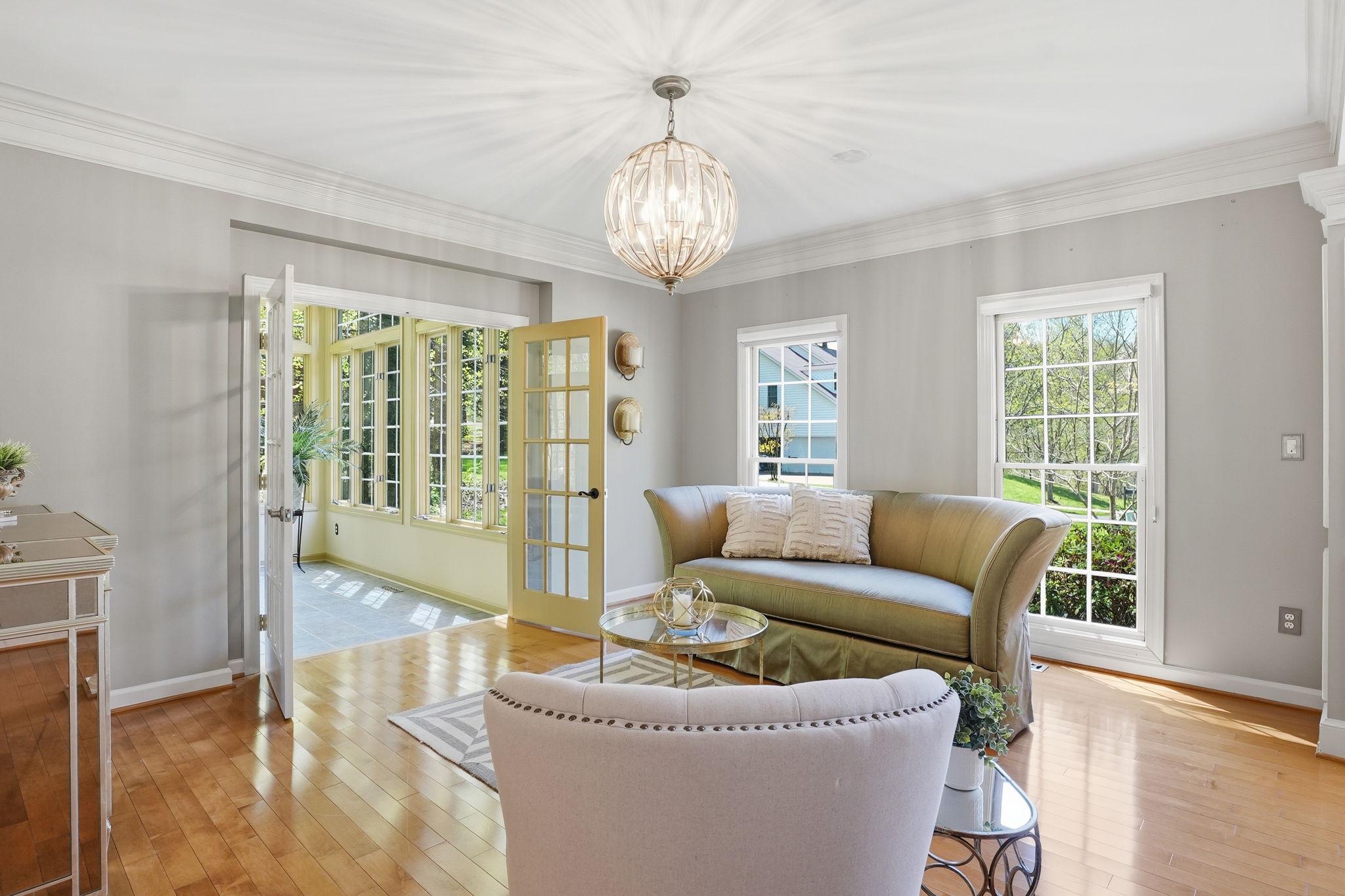 206 May Lane Edgewater, MD 21037 - Photo 9 of 66 Living Room