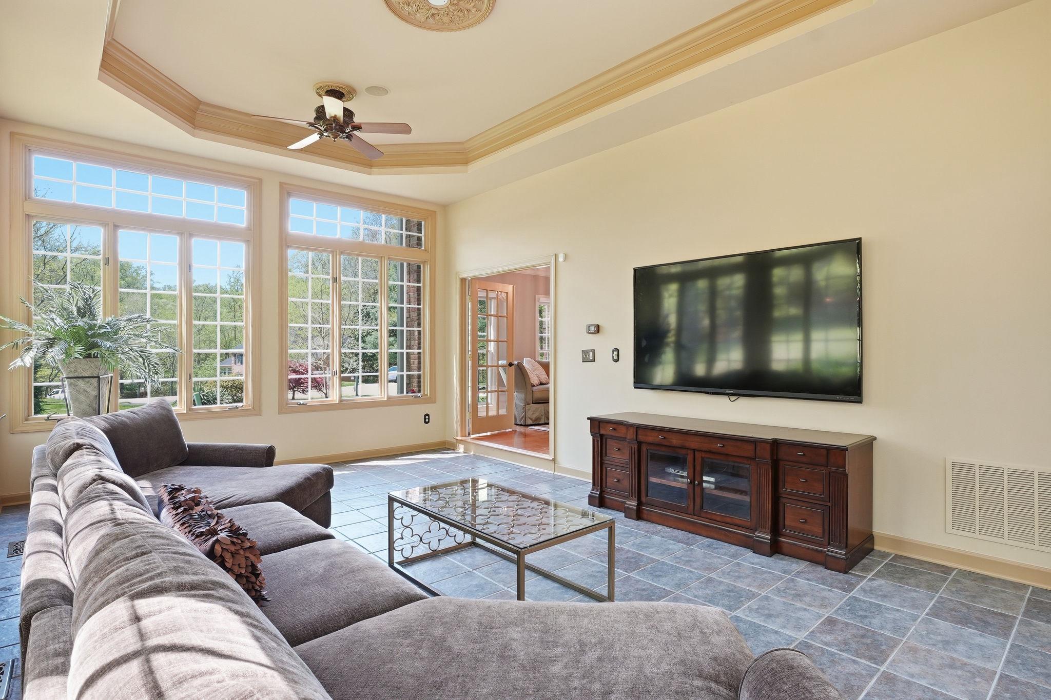 206 May Lane Edgewater, MD 21037 - Photo 10 of 66 Conservatory / Sunroom