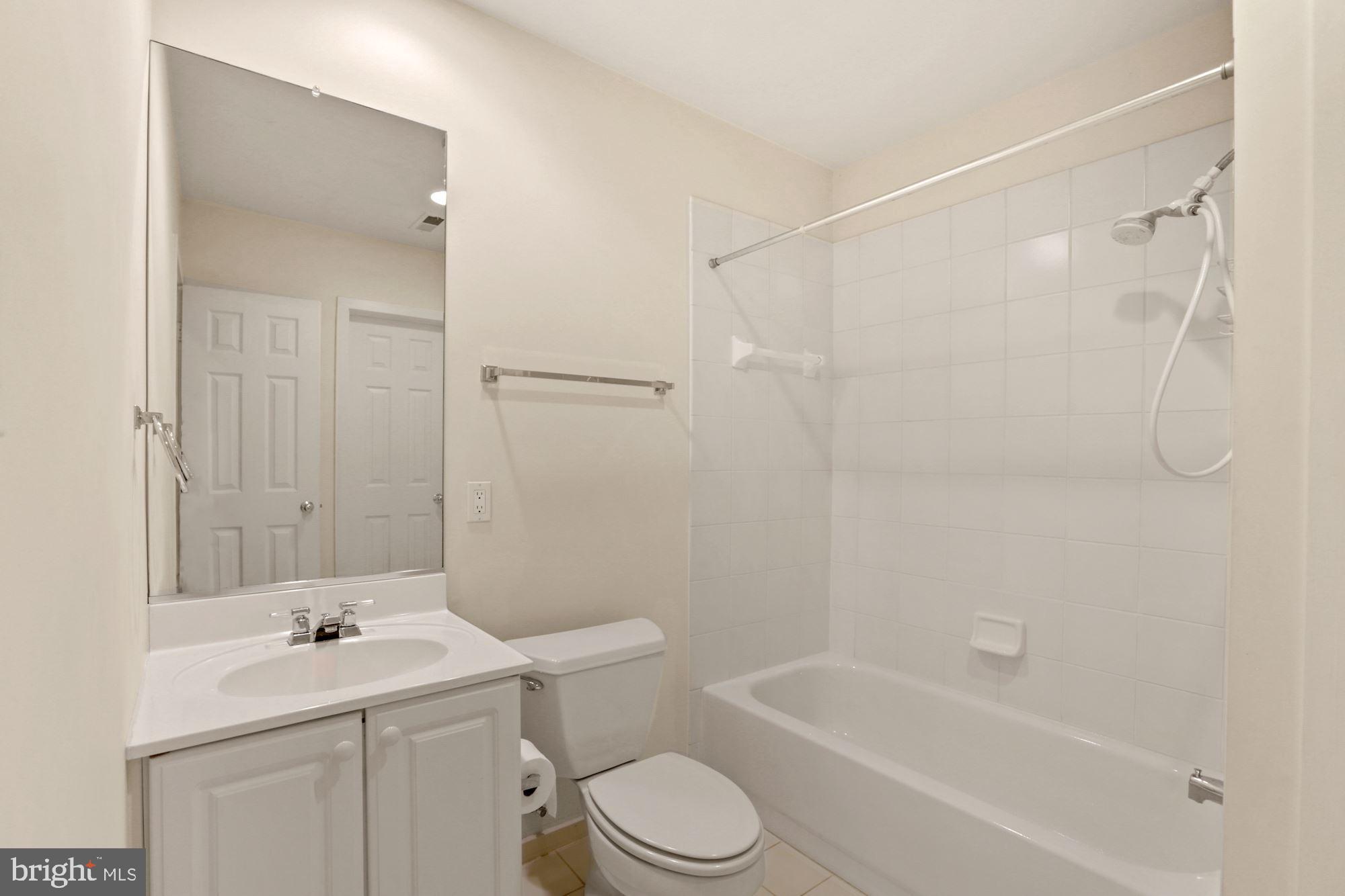 11532 Hemingway Drive Reston, VA 20194 - Photo 22 of 34 Full-bath
