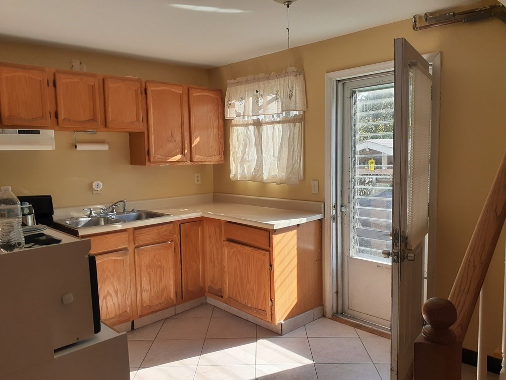 141 Detroit Street Fall River, MA 02721 - Photo 5 of 20