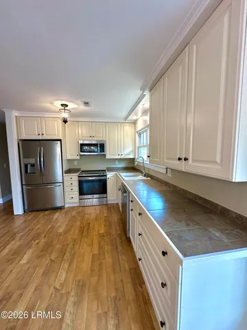 $2,400 | 110 Whitfield Street, Beaufort, SC 29902