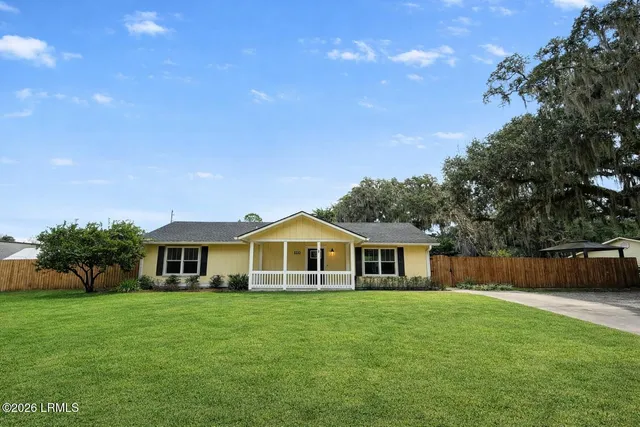 $2,400 | 110 Whitfield Street, Beaufort, SC 29902