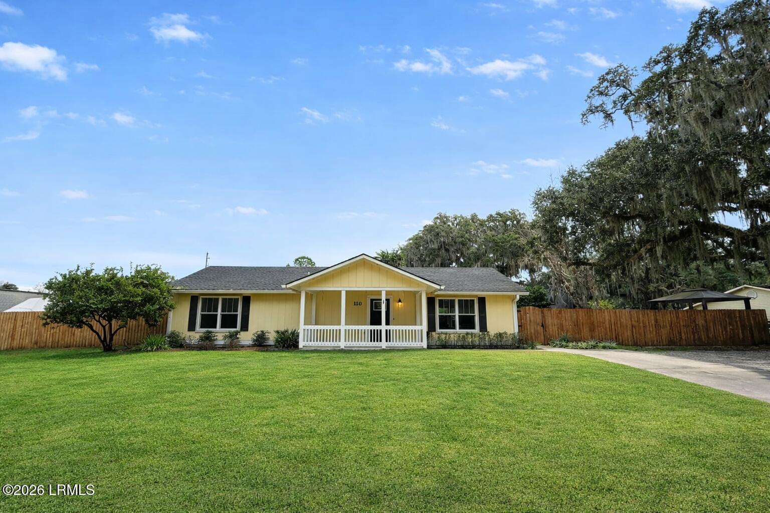 110 Whitfield Street Beaufort, SC 29902 - Photo 3 of 38 48191485_ChatGPT_Image_Jan_14__2026__05_