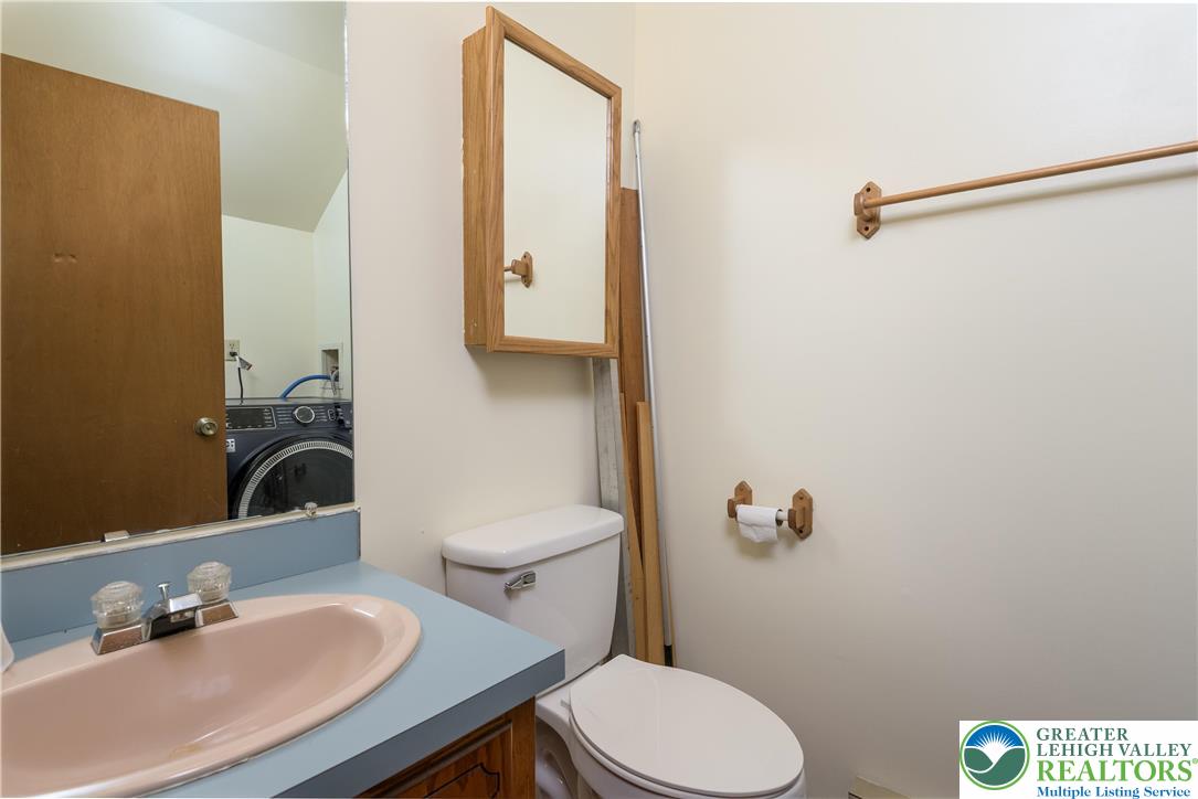 218 Blue Jay Court Bushkill, PA 18324 - Photo 34 of 37