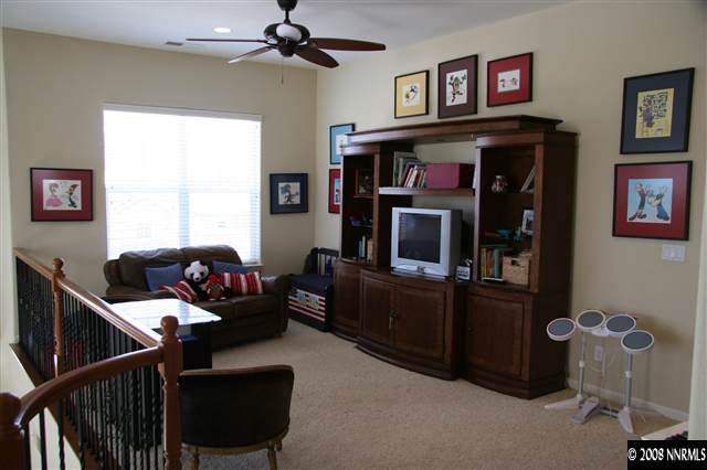 1615 Silver Thread Drive Reno, NV 89521 - Photo 6 of 9 a living room with furniture