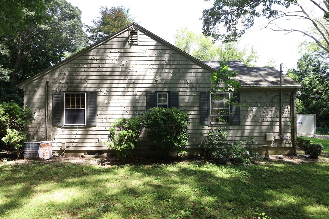 77 Goodwin Street Warwick, RI 02818 - Photo 13 of 14