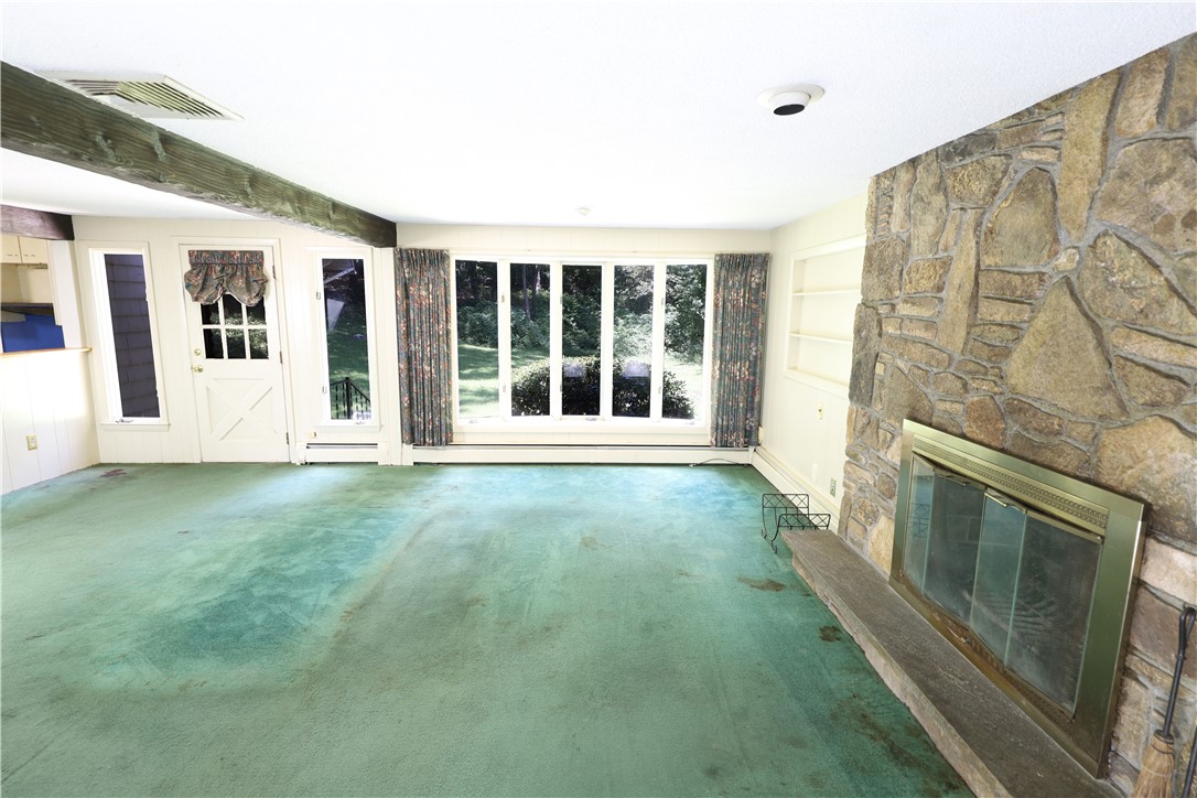 77 Goodwin Street Warwick, RI 02818 - Photo 3 of 14