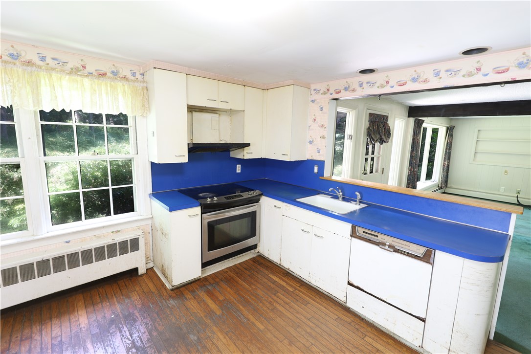 77 Goodwin Street Warwick, RI 02818 - Photo 7 of 14