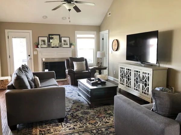 $2,250 | 1223 Snowball Lane, Clarksville, TN 37042