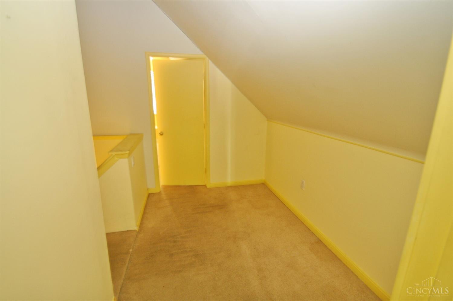5631 Leumas Road Cincinnati, OH 45239 - Photo 14 of 25 Gallery Image 14