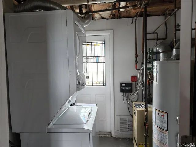 $3,900 | 34 Trenton Avenue, Unit LOWR, East Atlantic Beach, NY 11561